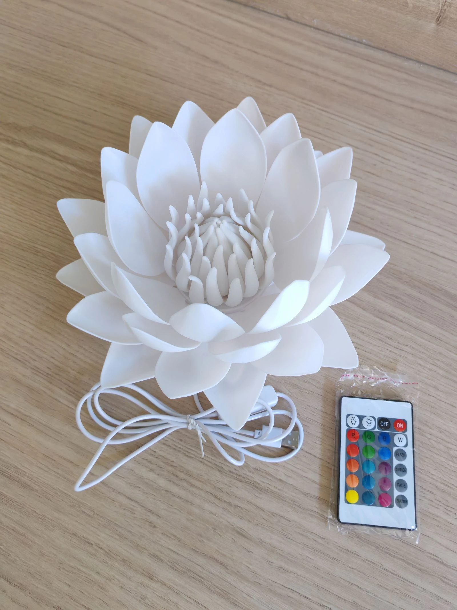 Lampe fleur de lotus LED RGB – photo 9
